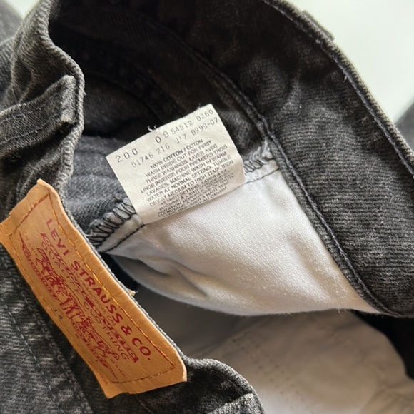 Vintage women’s Levi’s 512 black jeans - Picture 9 of 10